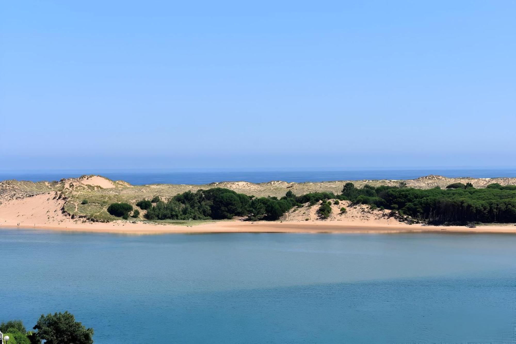 Playa De Mogro