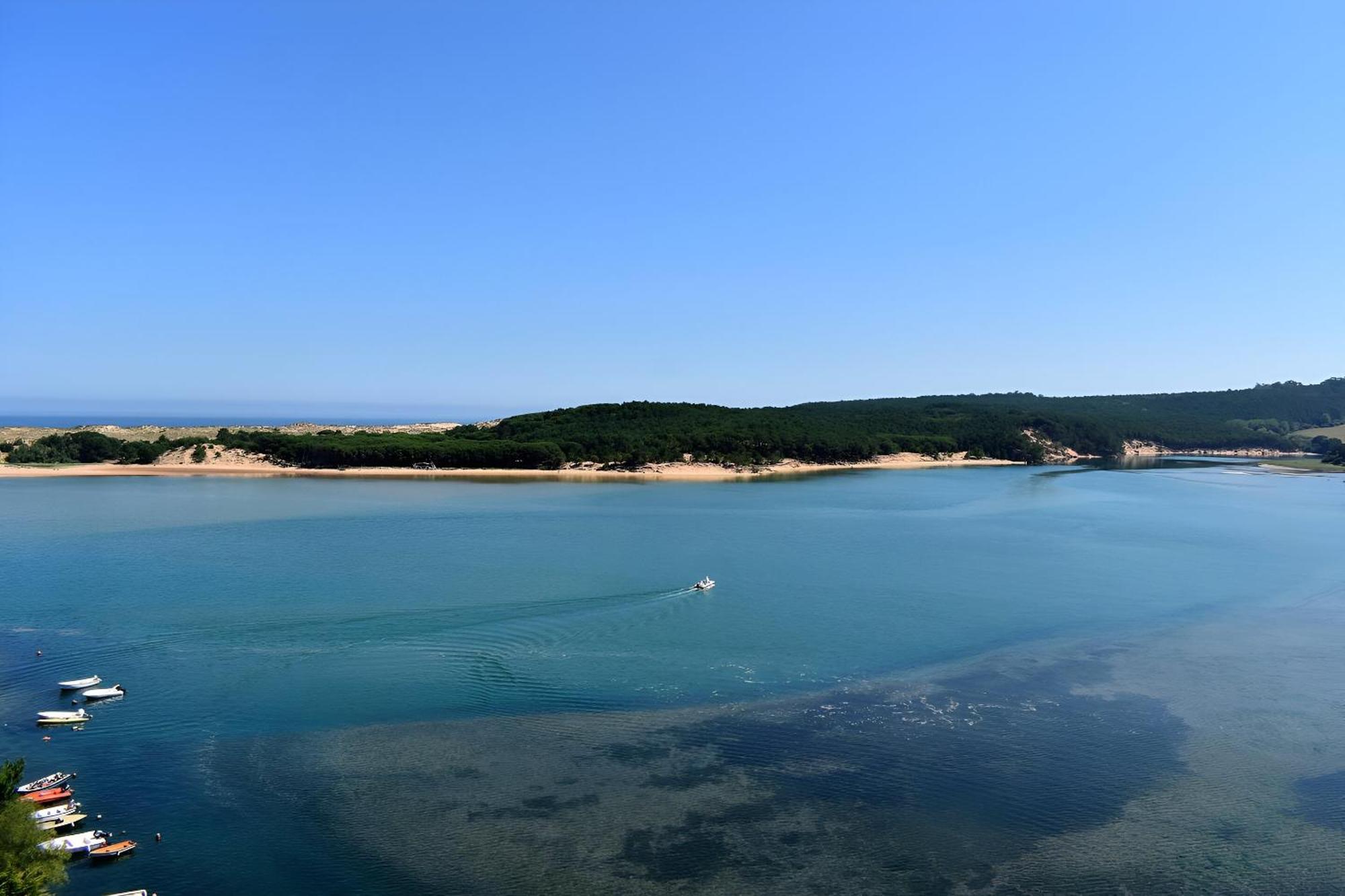 Playa De Mogro *